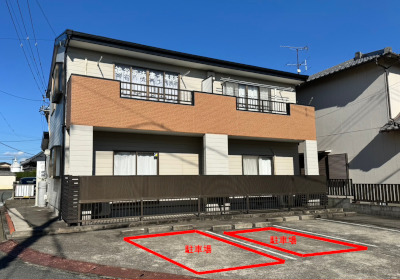 静岡県磐田市の司法書士神谷忠勝事務所 駐車場入り口。鹿苑神社の南側から見た外観。
